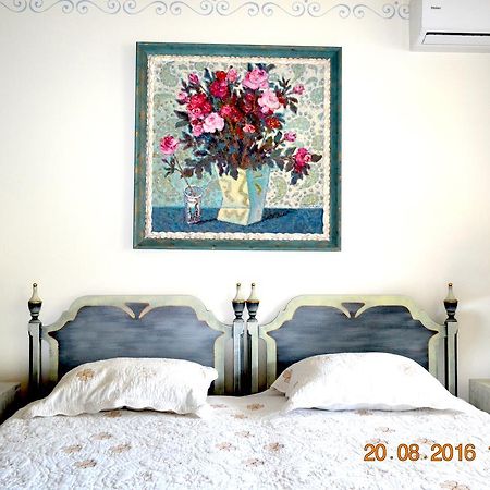 Resedinta Rotundu Bed & Breakfast Butuceny Ngoại thất bức ảnh