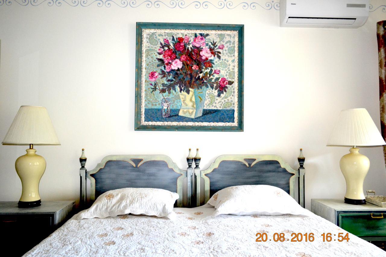 Resedinta Rotundu Bed & Breakfast Butuceny Ngoại thất bức ảnh
