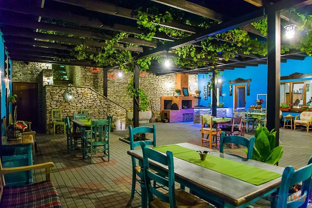 Resedinta Rotundu Bed & Breakfast Butuceny Ngoại thất bức ảnh