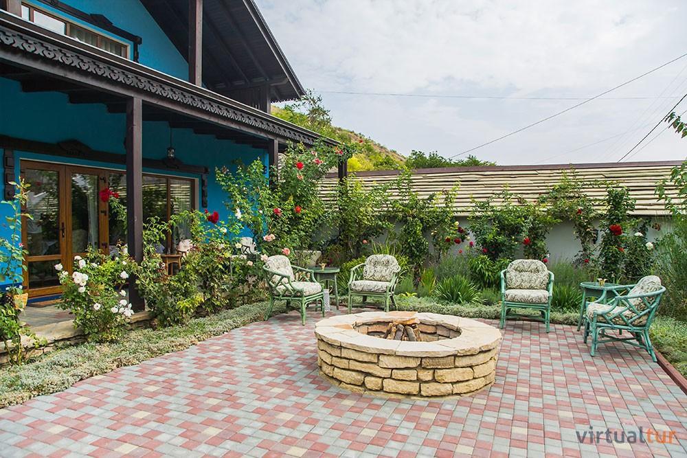 Resedinta Rotundu Bed & Breakfast Butuceny Ngoại thất bức ảnh