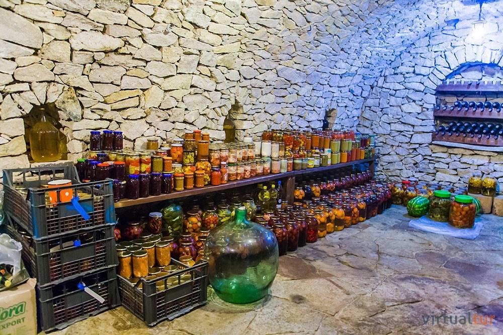 Resedinta Rotundu Bed & Breakfast Butuceny Ngoại thất bức ảnh