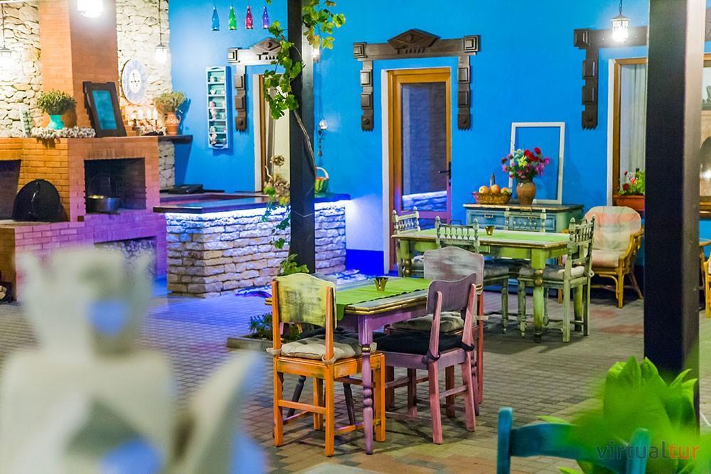 Resedinta Rotundu Bed & Breakfast Butuceny Ngoại thất bức ảnh